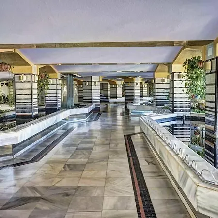 New In Resort, With Water Park Daire Benalmádena